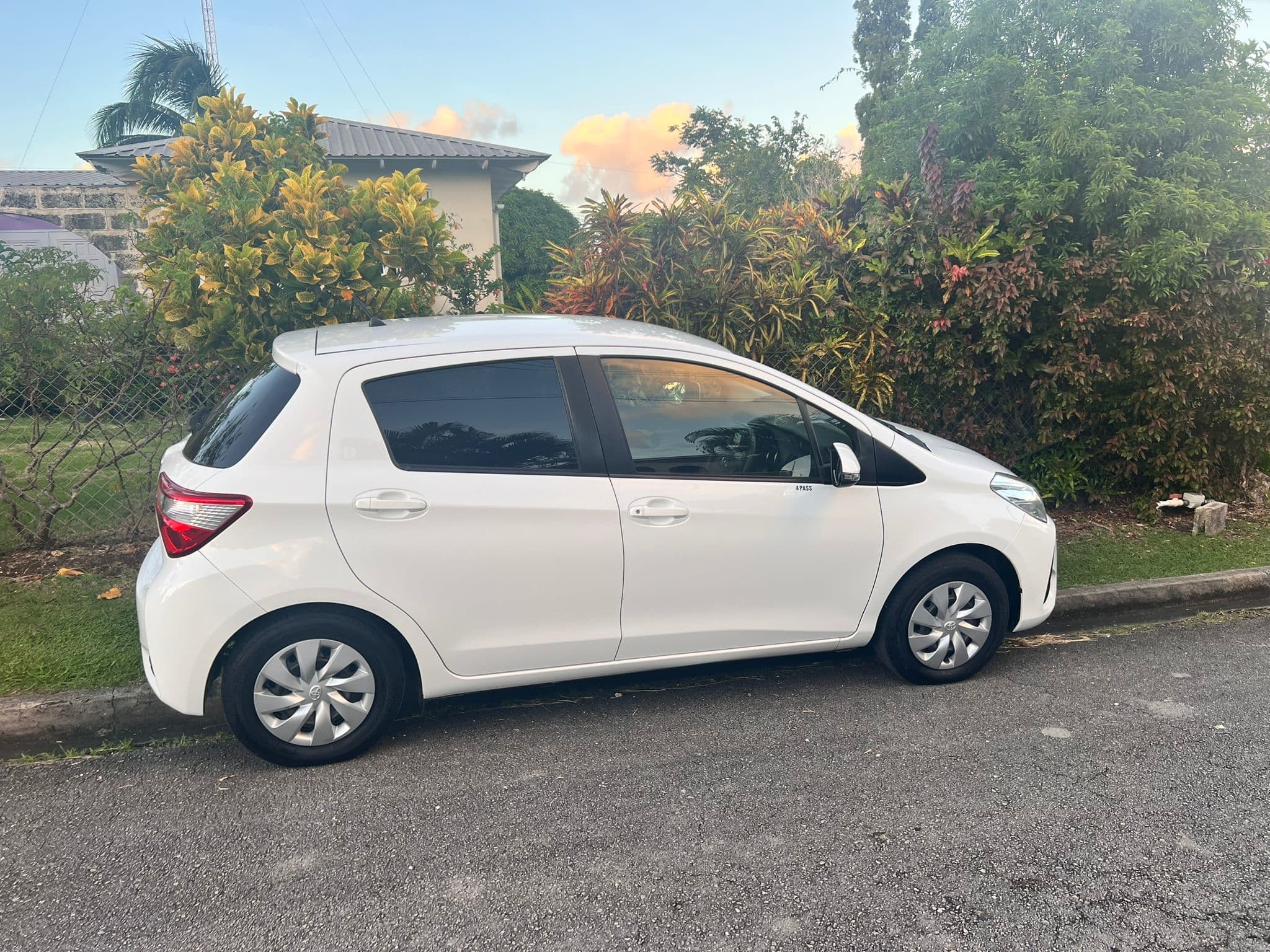 Toyota Vitz Hybrid - Image 5